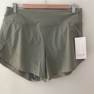 Athleta NWT Run With It 4.5in short, size M